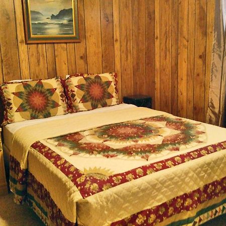 Carter Mountain Motel Cody Bagian luar foto
