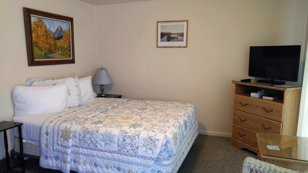 Carter Mountain Motel Cody Bagian luar foto