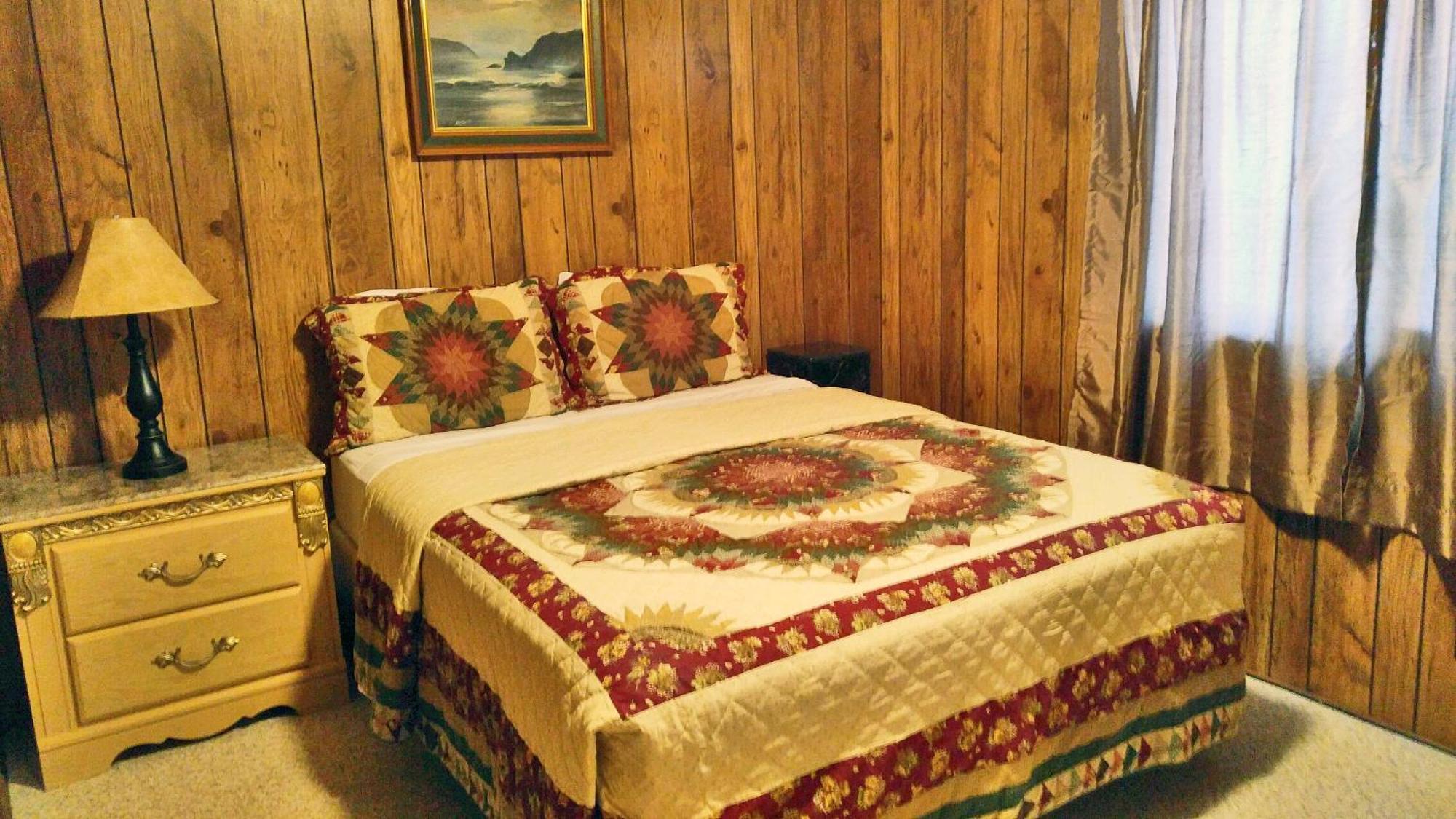 Carter Mountain Motel Cody Bagian luar foto