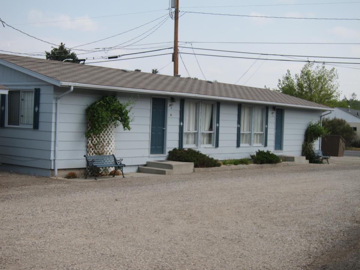 Carter Mountain Motel Cody Bagian luar foto